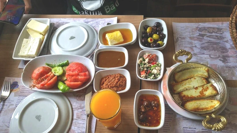 Ramazanda Lüks Sahur Trendi Zirvede: Kişi Başı Sahur Fiyatları Görenleri Şoke Etti - Resim: 2